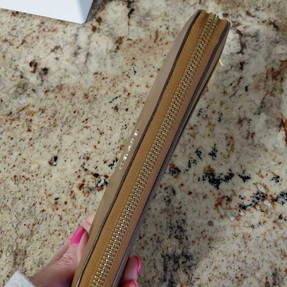 Coach Brown Leather Zip Around Wallet - Picture 6 of 9